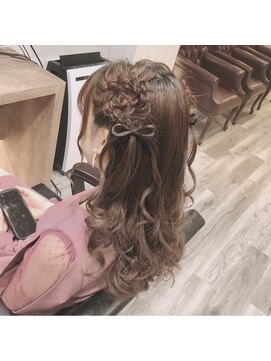 ヘアセット アリエス 新宿駅前店(aries) お花とリボンのハーフツイン
