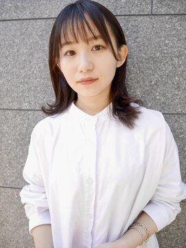 シュシュ(shushu) 外ハネ小顔くびれミディアム/秋ベージュ【有海一生】バングあり