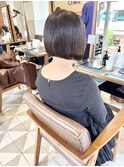 切りっぱなしボブ　モード　チョコレート　ショートヘア