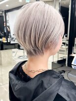 30代40代50代耳かけショート前髪なしハンサムショートカット
