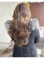 モア 下通店(MORE)&nbsp;白髪を活かして、明るい髪へ