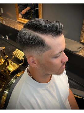 キングスマントーキョー 立川北口店(KINGSMAN TOKYO) 【サイドパート×フェード】