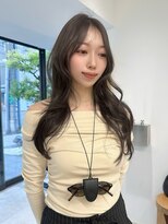 エム(M)&nbsp;【ブリーチなし】人気グレージュカラー/ロング/前髪なし