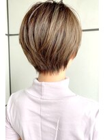 レウナ 外苑前(Reuna)&nbsp;大人可愛いくびれショート　コンパクトで可愛いショート　黒髪