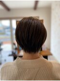 オリーブベージュ