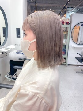 ヒビヲ(HIBIO) ダブルカラーピンクベージュベージュカラーケアブリーチミニボブ