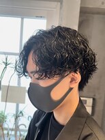 フィフス トウキョウ (fifth TOKYO)&nbsp;センターパートツイストスパイラルパーマメンズマッシュパーマ