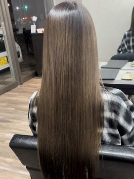 ヴィフ 大船(VIF) ホワイトグレージュ/ハイトーンカラー/グレージュカラー/大船駅