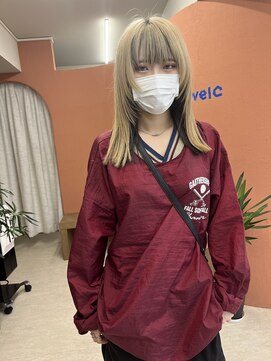 ウェルク(welc) ミディアムヘア斜めバンググレージュカラーデザインカラー