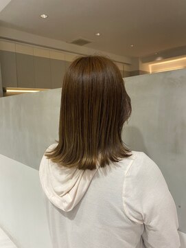 ガリカ(Gallica kinshicho) <haruka>外ハネミディアム結べるボブ x くすみベージュ