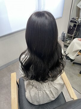 オグジュアリー 表参道(aux.) オリーブグレージュ【ayame】（表参道/青山）