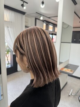 ログ(LOG) アンブレラカラー大人ボブ3Ｄカラーハイライト外はね結べるボブ