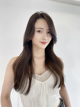 ヒン(HIN) ナチュラルロングヘア