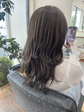 ニニィ(Ninny) ロングウルフカット30代、40代、50代