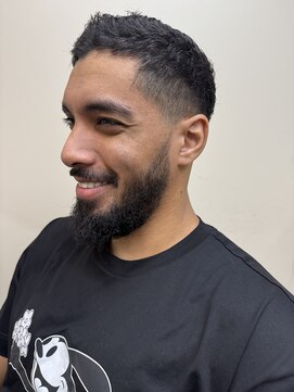 ベック ヘアサロン(BEKKU hair salon) ビジネスからオフでも簡単スタイリング!大人スパイキーショート