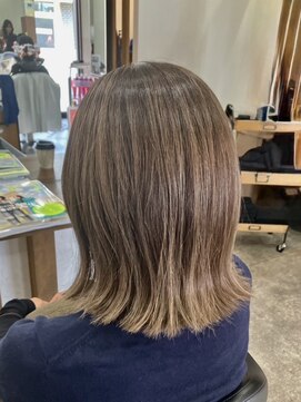 アンジュールヘアーワークス(1//jour hairworks) 白髪染めを卒業してシルバーヘアにしたい方の進め方