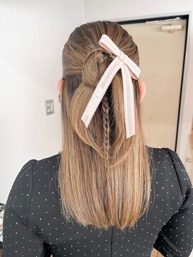 オウン(AUN) ハーフアップ