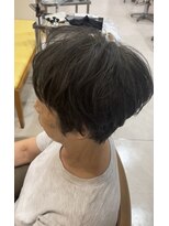 デフィ アオヤマ(defi AOYAMA) 骨格補正×ヘナカラー。地肌から整える大人美ショート