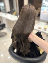 ブラン バイ アールオー(Blan by Ro)&nbsp;縮毛矯正履歴 ブリーチなしオリーブベージュ