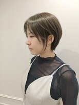 ハイストリートヘア(High street Hair)&nbsp;大人の耳掛けショート×カーキベージュ