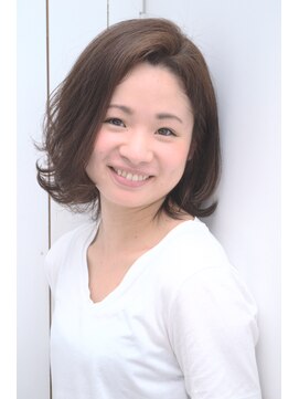 カロン(CA-LON) 【ふんわり】外ハネレイヤーボブ