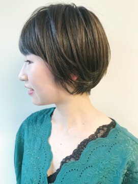 ビートス(BEAT S) ジェンダーレス 前下がり ショート