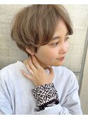 『 グレージュ ×  透け感 』丸みショート センターパート☆