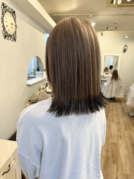 カメリア (camellia) ベージュ+裾ブラックカラー