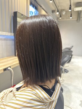 オペラバイジーナ(OPERA by ZINA) 切りっぱなしボブ×オリーブアッシュ