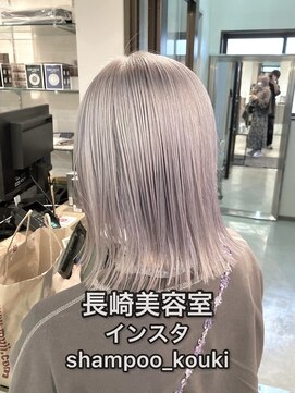 コワファースト長崎シャンプーボーイ 2nd(COIFF1RST 長崎 SHAMPOO BOY) 長崎 ケアブリーチ パツっとボブ ホワイトカラー