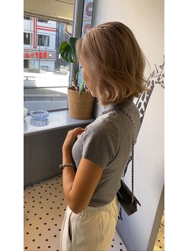 ヘアサロン ズー(Hair Salon Zoo) 切りっぱなしハイトーンボブ♪