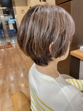 ヴィサージュクルー(VISAGE crew) クセ毛もおさまるショートデザイン！