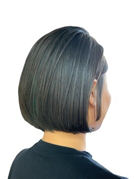 クオリス 上板橋店(QUALIS) 20代30代透明感暗髪アッシュブルーグレージュ丸みボブ