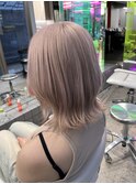 ペールベージュ
