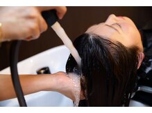 ジータ パーソナルビューティールーム(GiTA Personal Beauty Room)の雰囲気（全シャンプー台で炭酸使用。しっかりと頭皮のよごれも落とします）