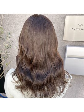 オットット(OttottO) ☆赤み消しモカベージュ