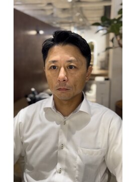 ウノプリールヴァモス(unopulir Vamos) ビジネスマン七三分け刈り上げショート梅田メンズ