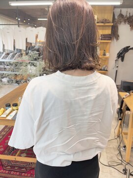 キチ(kichi.) [kichi.] くすみベージュ×レイヤーボブ