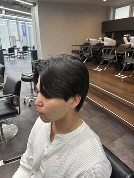 メンズサロンドットリアン(dot. lien) 刈り上げなしセンターパート【町田/町田駅/MEN'S】