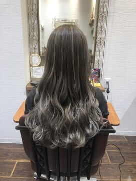 メレットバイホーム(Meret by Home) モノグレージュカラー×ハイライト/30代40代50代