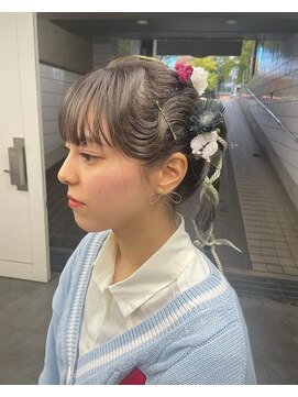 ザ オーダー(THE ORDER) フィンガーウェーブのひとつ結びアレンジ