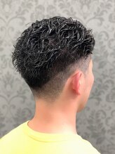 ヘアーメイク オズ(HAIR MAKE Oz) 刈上げパーマ男