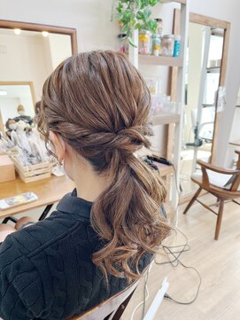 ロカット サロン(Roquat Salon) ローポニーモテヘアアレンジ【ヘアセット/立川/立川南/浴衣】