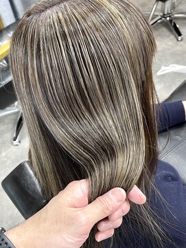 モイ(moy) 脱白髪染め/白髪ぼかし/ハイライト/グラデーションカラー/浅草