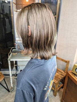 オト(oto) ブリーチ＋カット＋似合わせカット