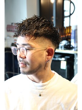 ツーエイチ 新宿(2H) 新宿/ピンパーマ/クロップ