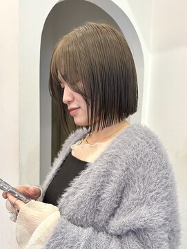ヘアーアイスカルテット(HAIR ICI QUARTET) オリーブベージュブリーチなしカラー透明感ミニボブ