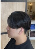 メンズ刈り上げセンターパート毛流れスタイル
