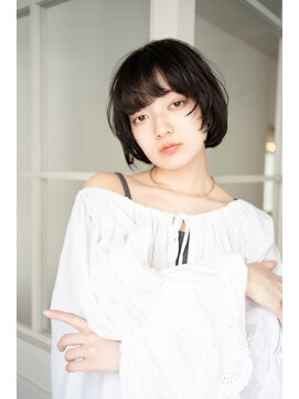 マグノリア オモテサンドウ(MAGNOLiA Omotesando) シンプルなニュアンスワンカールボブ・・・HINATA