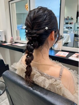 アパカバール 鳳店(Apa kabar) 編みおろしヘア